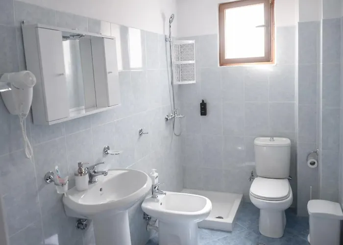 Melina's Close To The Durres