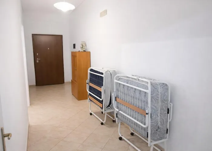 Melina's Close To The *